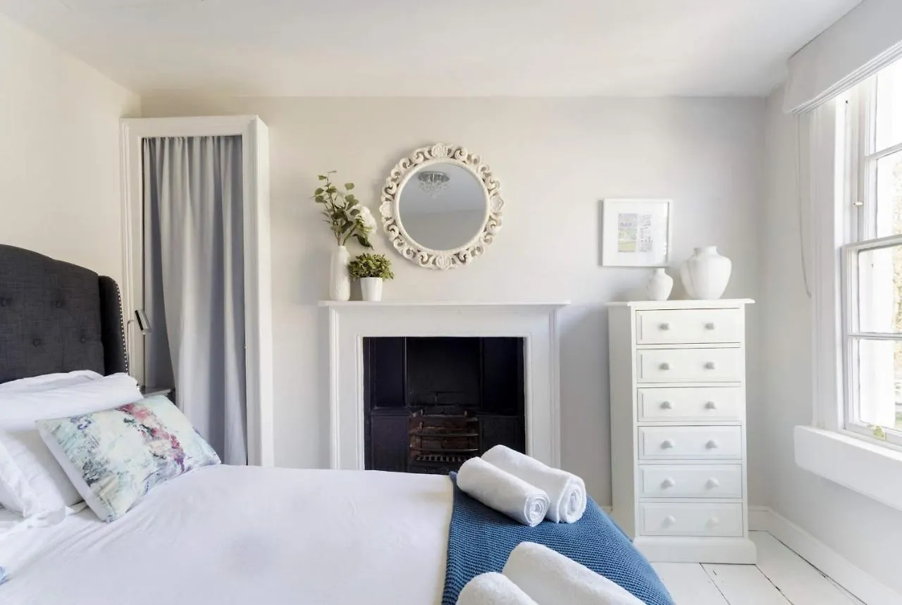 The Apartment, Bath Holiday home